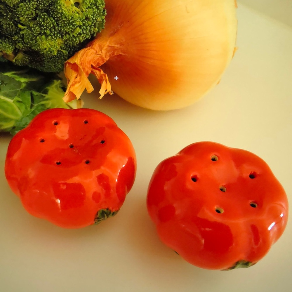 1940’s Salt & Pepper Shaker Set